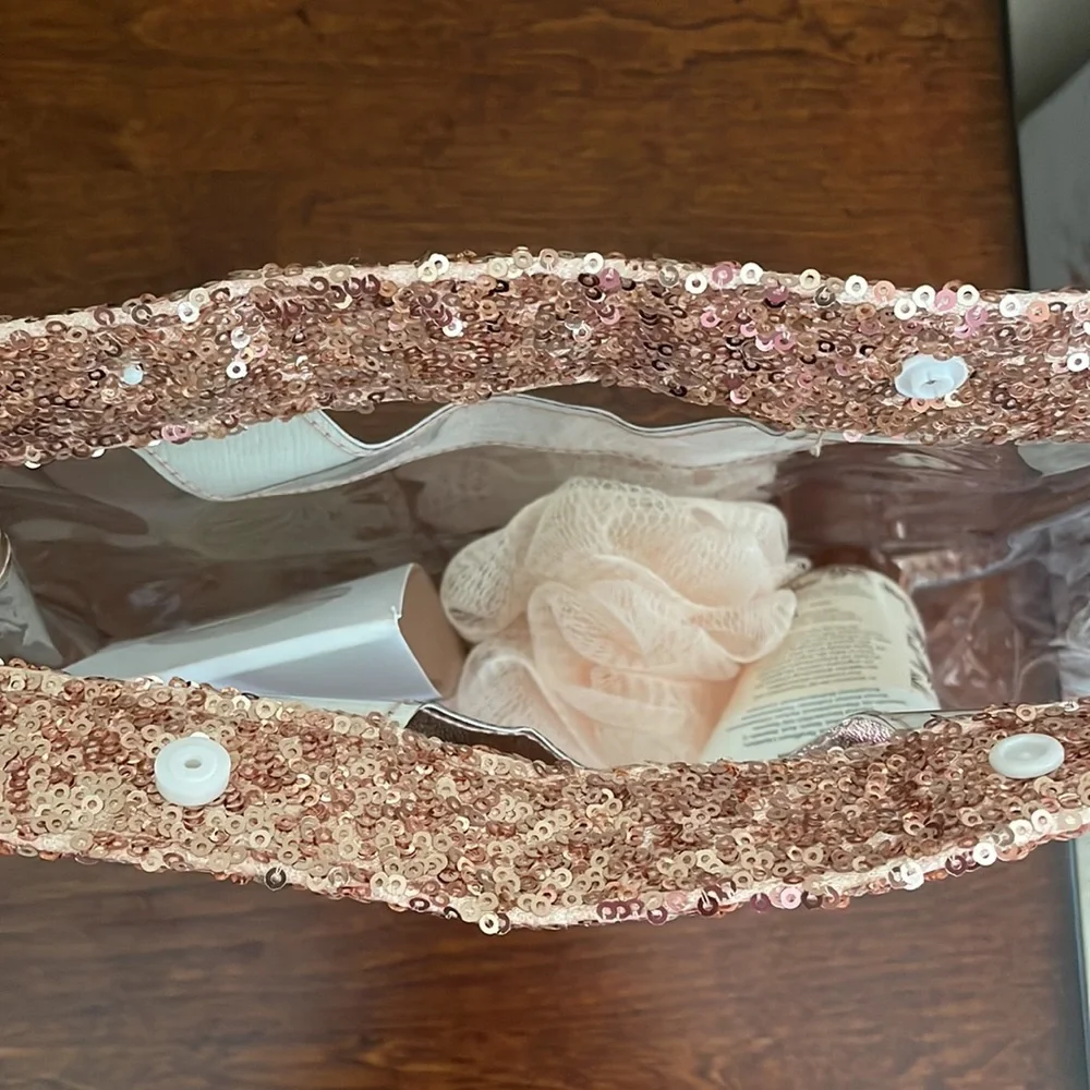 Wondernice Women's Gold and Rose Bath Gift Set NWT - Picture 5 of 7